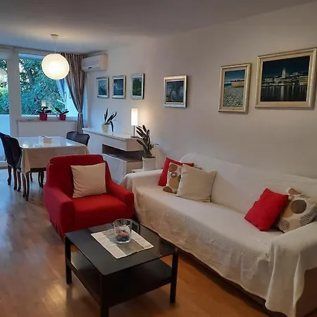Dade Apartment *