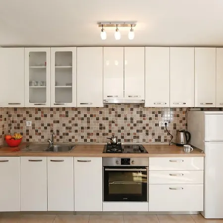 Dade Apartment
